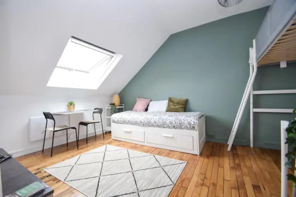 Disponible - Appartement Entier - 10Mn Rer B Aeroport Cdg - Paris Gare Du Nord, T11 Express, Le Bourget, Tout Equipe, Netflix Gratuit, 3 Personnes, 4Eme Etage, Escaliers, Parc Des Expositions, Parking Rue Gratuit Apres 19H Drancy Bagian luar foto