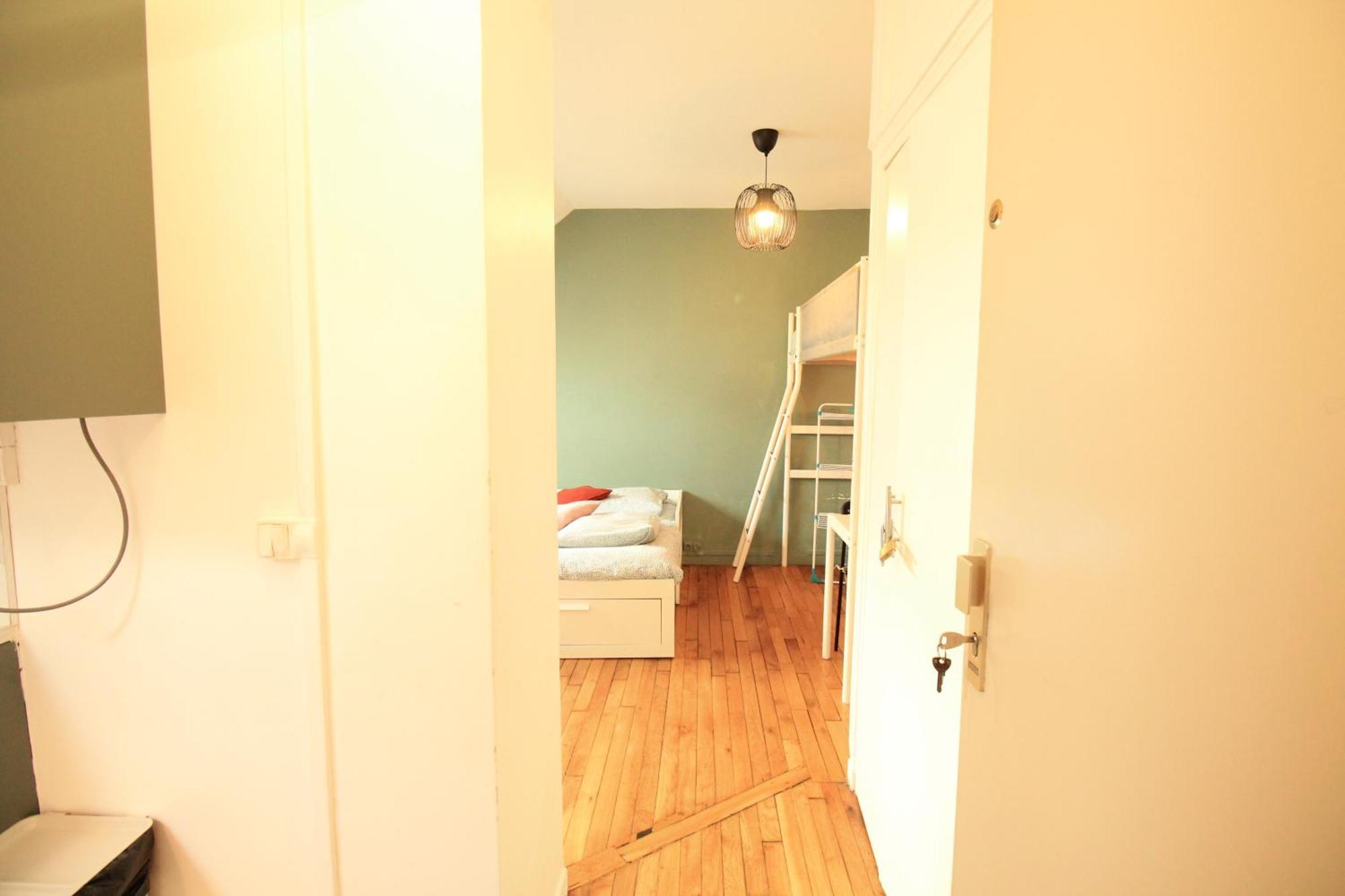 Disponible - Appartement Entier - 10Mn Rer B Aeroport Cdg - Paris Gare Du Nord, T11 Express, Le Bourget, Tout Equipe, Netflix Gratuit, 3 Personnes, 4Eme Etage, Escaliers, Parc Des Expositions, Parking Rue Gratuit Apres 19H Drancy Bagian luar foto